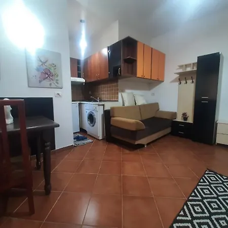 Apartment And Quite Apparament C