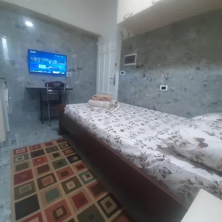 Apartment And Quite Apparament C Tirana